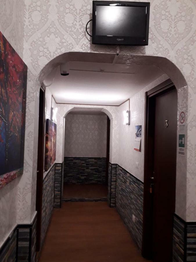 Renting Rooms Rom Exterior foto